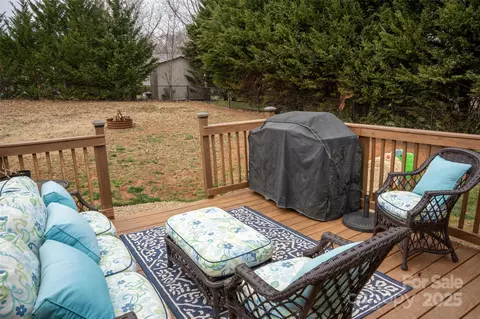 217 Pine Meadows Cir, Hickory, NC 28601 photo 34