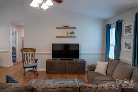 217 Pine Meadows Cir, Hickory, NC 28601 photo 6