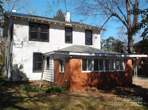 Exterior - 322 E Houston St, Monroe, NC 28112 photo 3 of 8