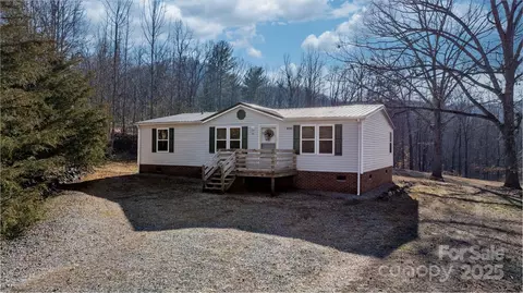 6118 Fox Gap St, Morganton, NC 28655