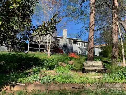 34 Larkspur Ct, Asheville, NC 28805