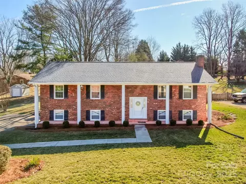 124 Kingston Ave, Kernersville, NC 27284