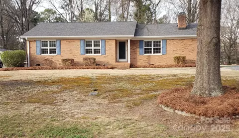 501 Catawba N Cir N, Matthews, NC 28104