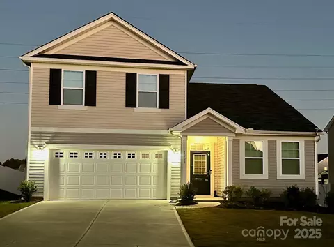 1008 Hills Oak Ln, Charlotte, NC 28269