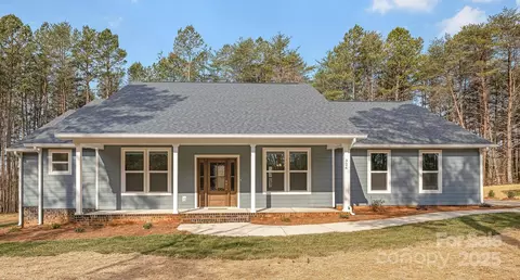 326 Lewis Ferry Rd, Statesville, NC 28677