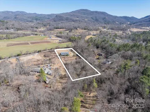 27 Shadow Ridge Dr, Fletcher, NC 28732