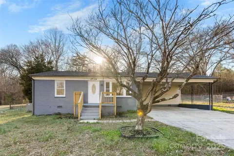 2729 Springbrook Cir, Gastonia, NC 28052
