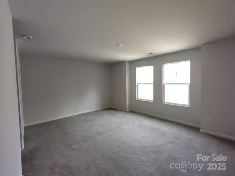Living - 2792 5th Ne Ave NE, Hickory, NC 28601 photo 3 of 3