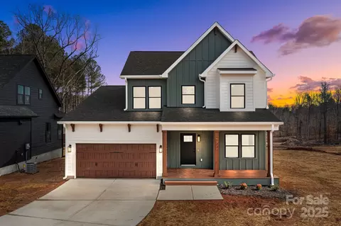 127 Mills Garden Rd, Statesville, NC 28625