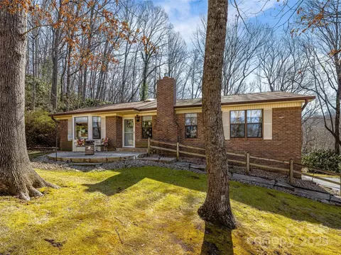 605 Goldview Dr, Hendersonville, NC 28791