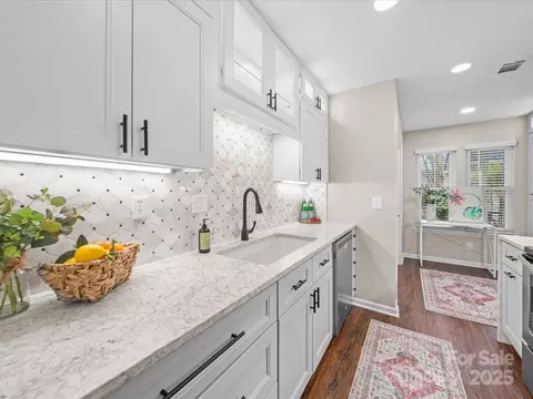 2727 Tiergarten Ln, Charlotte, NC 28210