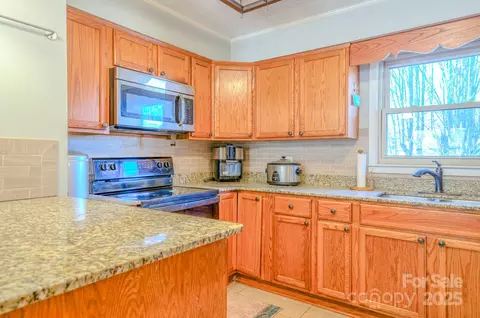 2081 Us 70 E, Marion, NC 28752 photo 2