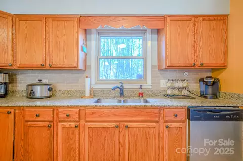 2081 Us 70 E, Marion, NC 28752 photo 10