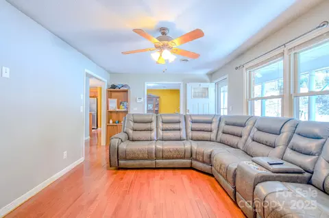 2081 Us 70 E, Marion, NC 28752 photo 6