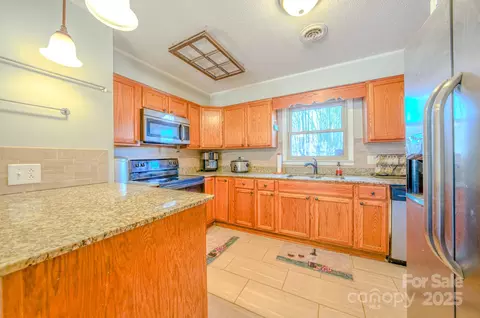 2081 Us 70 E, Marion, NC 28752 photo 11