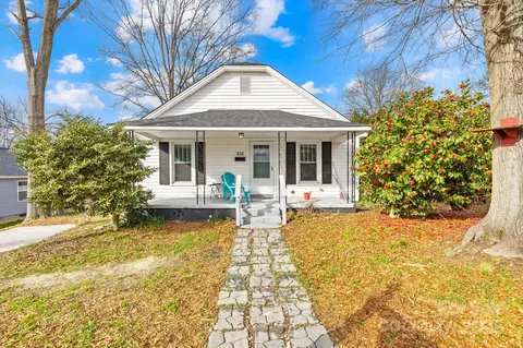 216 Blackwelder St, Kannapolis, NC 28081