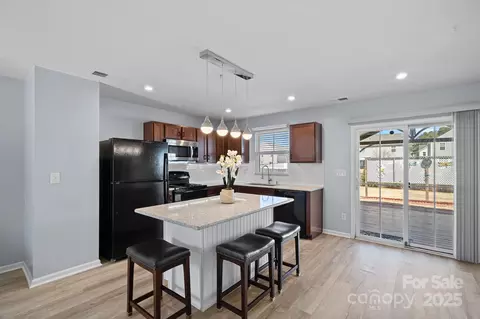 2462 Willow Pond Se Ln SE, Concord, NC 28025