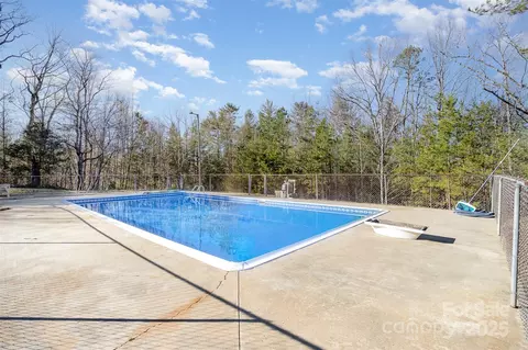 6200 George Hildebran School Rd, Hickory, NC 28602