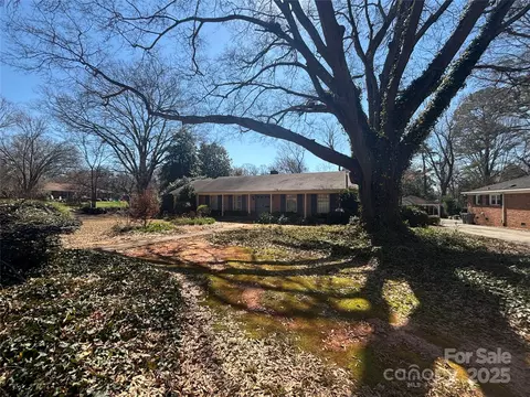 201 Wingrave Dr, Charlotte, NC 28270