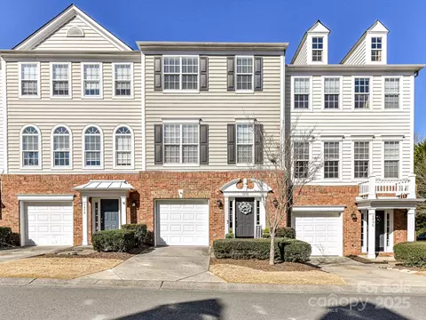 5470 Werburgh St, Charlotte, NC 28209