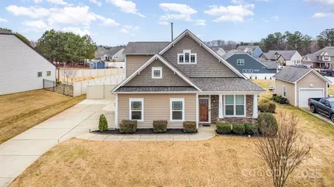 7413 Adirondack Dr, Denver, NC 28037