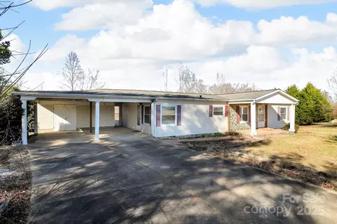 524 Damascus Church Rd, Statesville, NC 28625