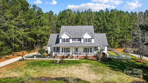 932 Dovefield Dr, York, SC 29745