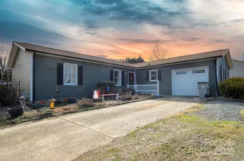 803 Southside Ct, Lenoir, NC 28645