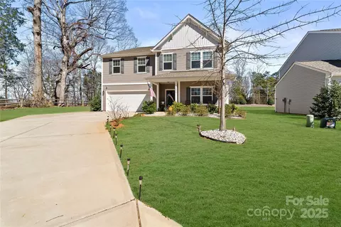 1036 Bramcote Ln, Charlotte, NC 28215