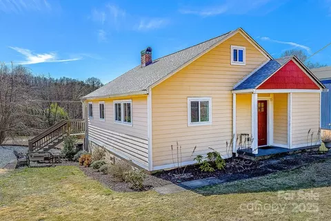 20 Catawba Ln, Brevard, NC 28712