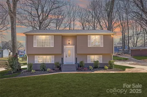 4836 Cheviot Rd, Charlotte, NC 28269