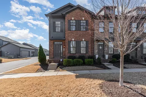 300 Linestowe Dr, Belmont, NC 28012