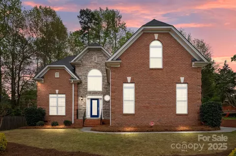 109 Stirling Heights Ln, Fort Mill, SC 29715