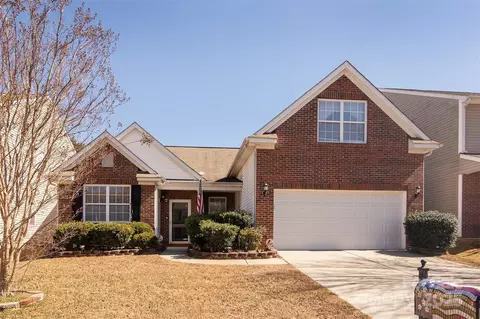 2011 Savannah Hills Dr, Matthews, NC 28105