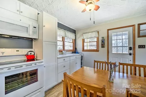 Kitchen - 1152 S River Rd, Sylva, NC 28779 photo 1 of 2