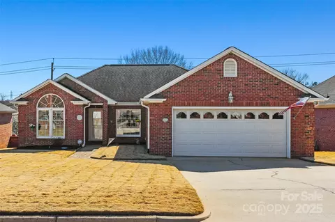 1911 Connemara Ct, Gastonia, NC 28054