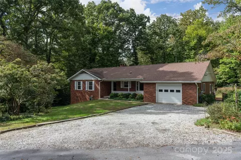 130 Ben Mar Ln, Hendersonville, NC 28791