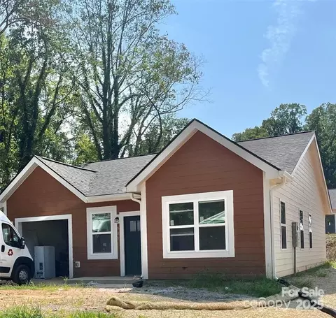 822 3rd Street Sw Pl SW, Hickory, NC 28602