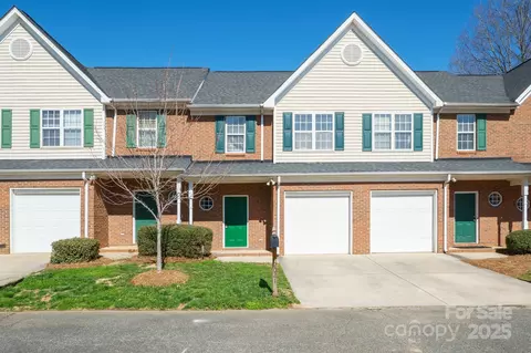 2021 Lennox Square Rd, Charlotte, NC 28210