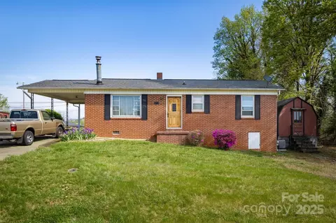 1052 Beech St, Granite Falls, NC 28630