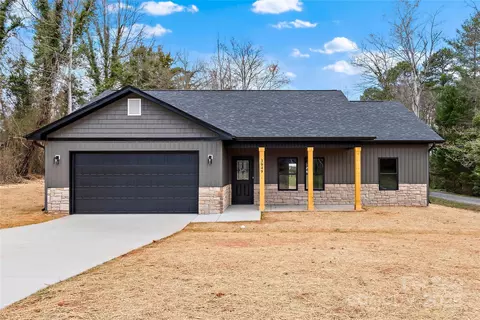 3949 Vest Mill Rd, Winston Salem, NC 27103
