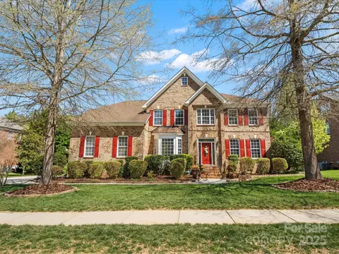 2907 Blackburn Dr, Waxhaw, NC 28173