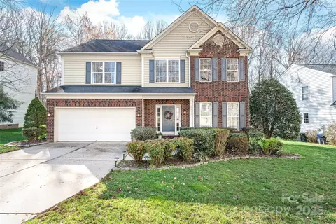 8823 Deerland Ct, Huntersville, NC 28078