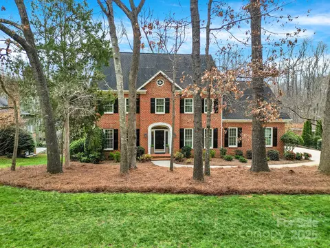 7224 St Clair Dr, Charlotte, NC 28270