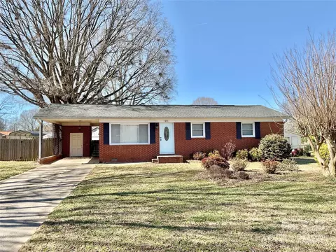 911 Union Ter, Gastonia, NC 28056
