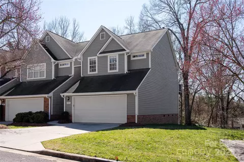 9036 Saint Thomas Ln, Charlotte, NC 28277