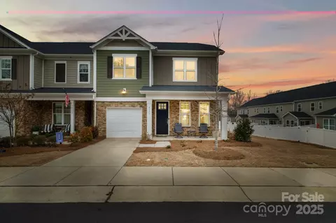 8157 Merryvale Ln, Charlotte, NC 28214