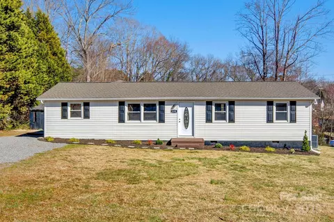3598 Puett Park Dr, Conover, NC 28613