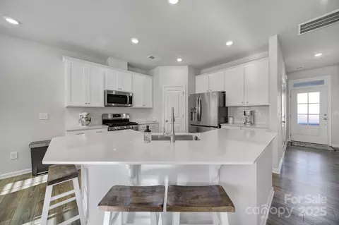 7006 Everly Commons Ln, Tega Cay, SC 29708 photo 5