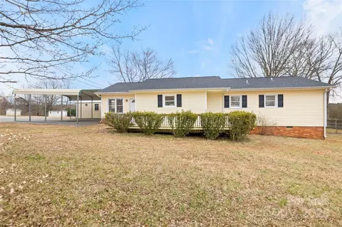 2687 Glenn St, Newton, NC 28658